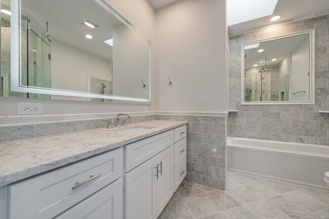 Building Photo - 1919 N Drake Ave