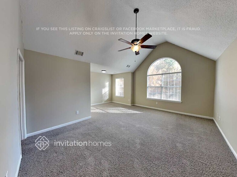 Building Photo - 254 Bonnes Dr SW