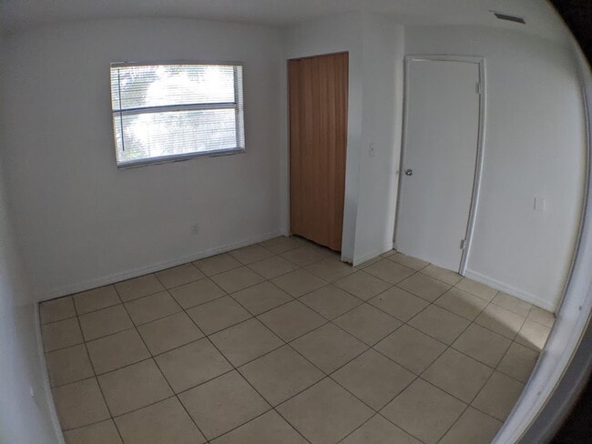 Building Photo - 3 Bedroom, 2 Bathrooms Apartment with Water View