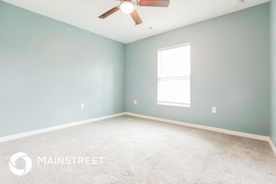 Building Photo - 1089 Knotty Pine Ave