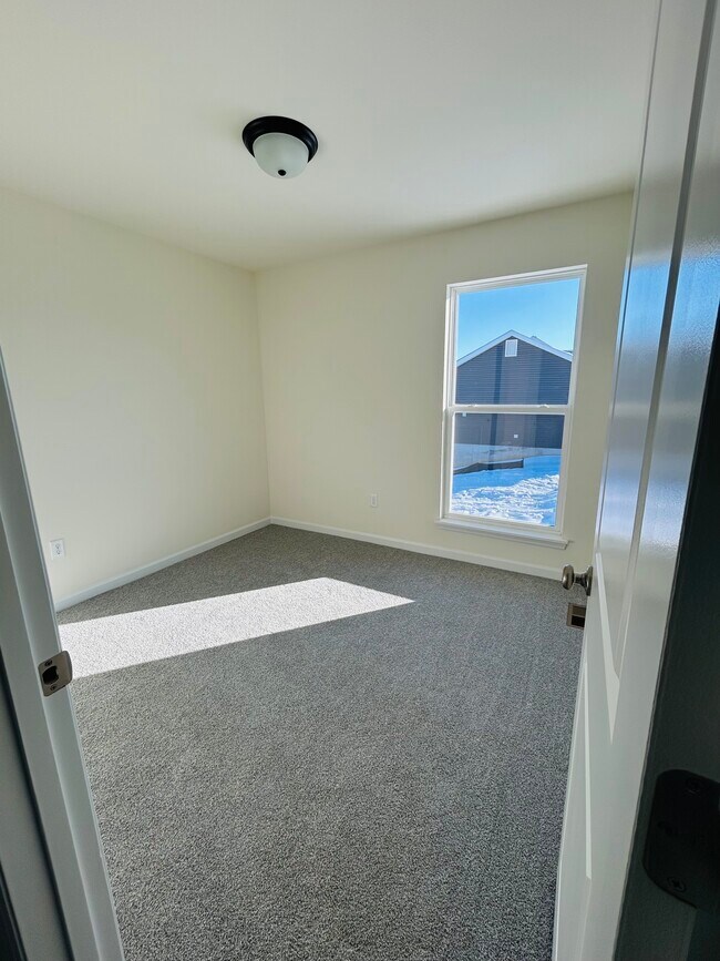 Building Photo - 608 Allegiance Dr