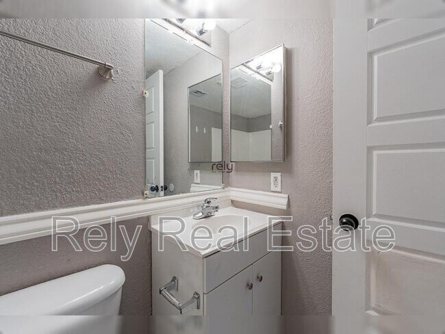 Building Photo - 12740 W Amy Dr