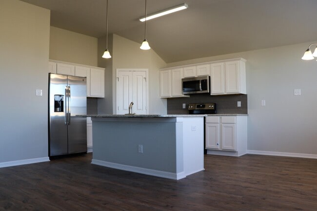 Building Photo - 1059 Aurora Grove Bend