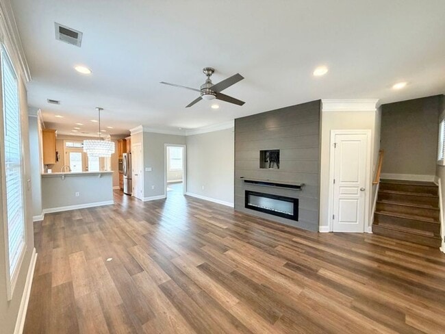 Building Photo - Comfort & Convenience: 3BR End-Unit Townhome in Pooler
