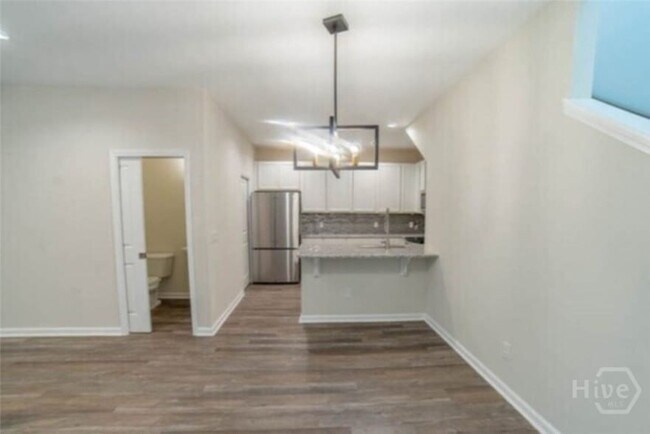 Building Photo - 131 Lower Creek Dr