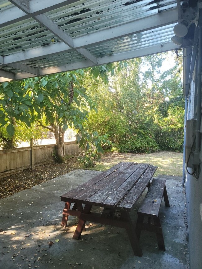 Building Photo - 3416 NE 80th St