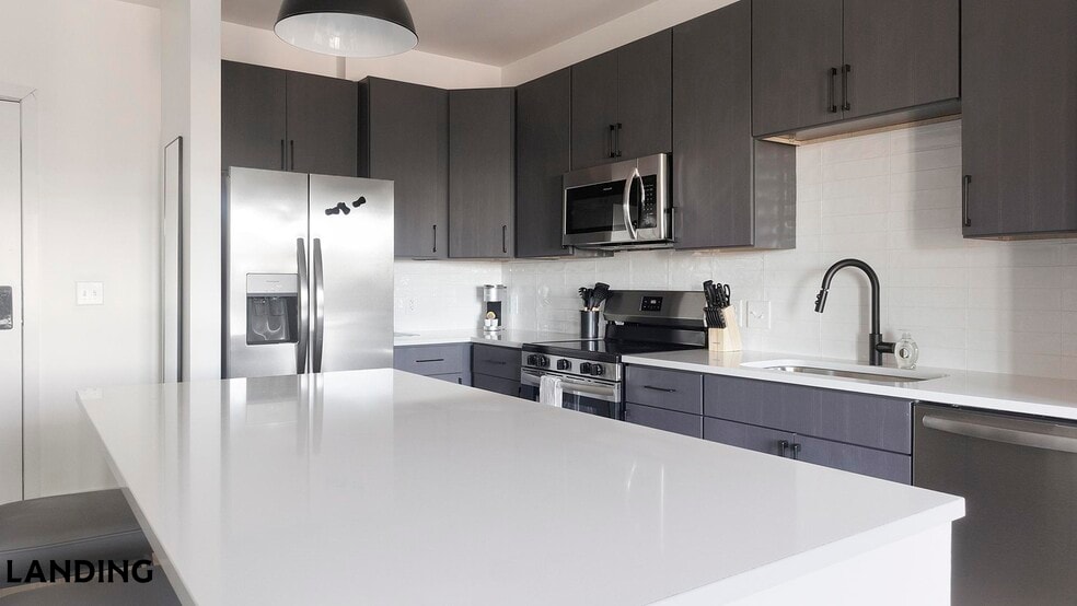 Building Photo - 1007 S Mint St