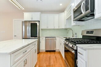 Building Photo - Modern Comfort Meets City Living – Stunnin...
