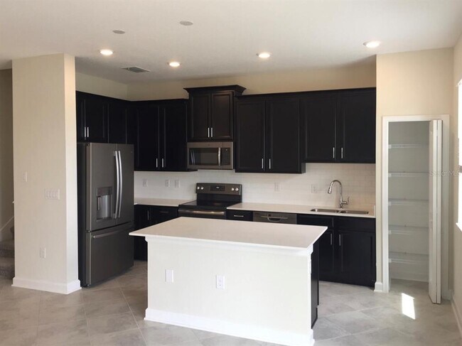 Building Photo - 1222 Royal St. George Blvd