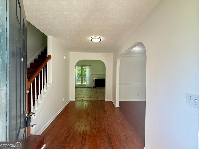 Building Photo - 2700 Woodbine Hill Way NW
