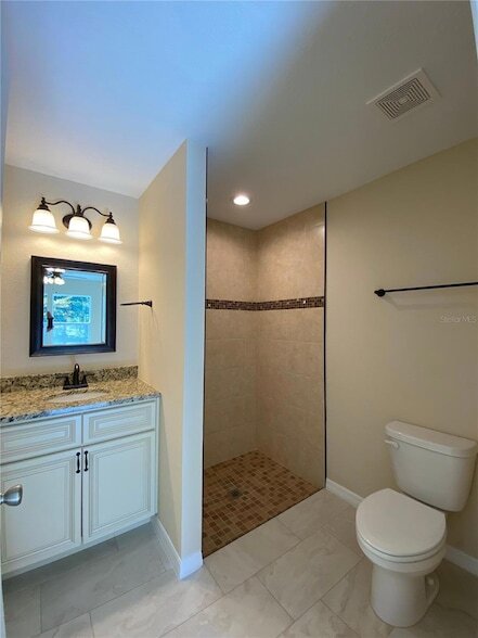 Building Photo - 572 Marion Oaks Trail