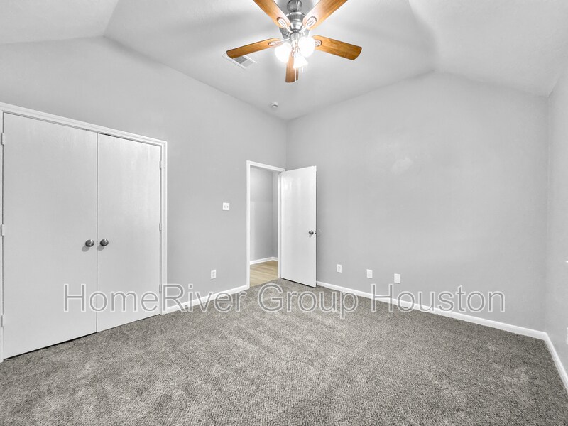 Building Photo - 835 Forest Ivy Ln