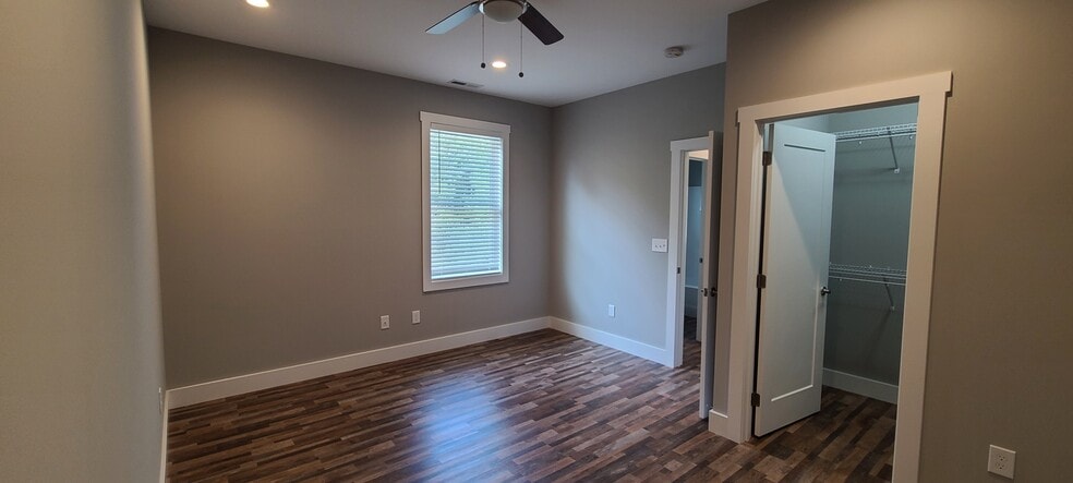 Building Photo - 109 Stone Dr