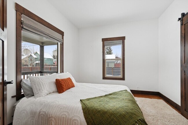 Building Photo - Beautiful Air Home Whitefish