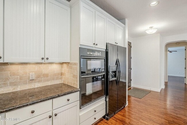 Building Photo - 13450 E Vía Linda