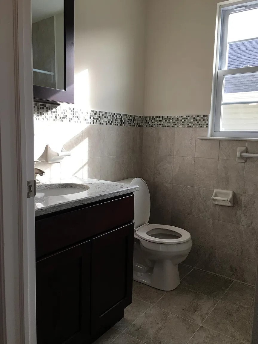 Building Photo - 11 Stanton St