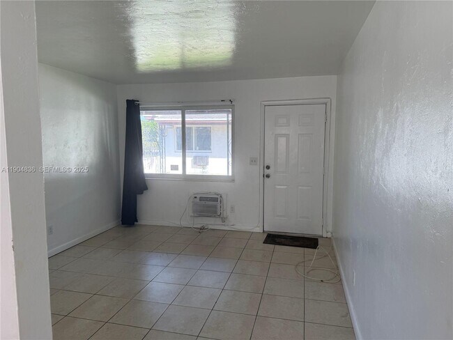 Building Photo - 14355 NE 6th Ave