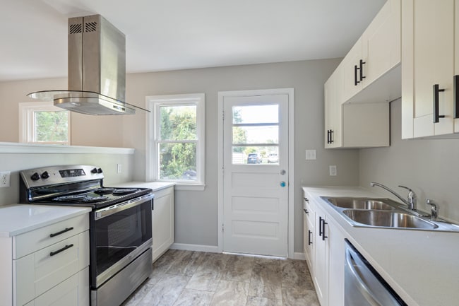 Building Photo - 707 Fairview Ave