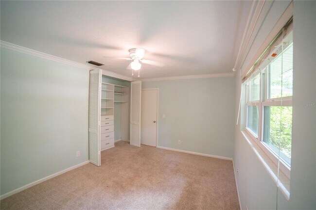 Building Photo - 1009 NW 39th Dr