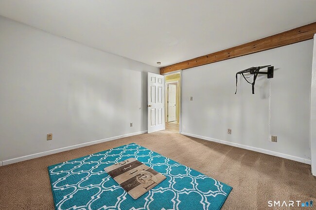 Building Photo - 15 Indian Hill Ln