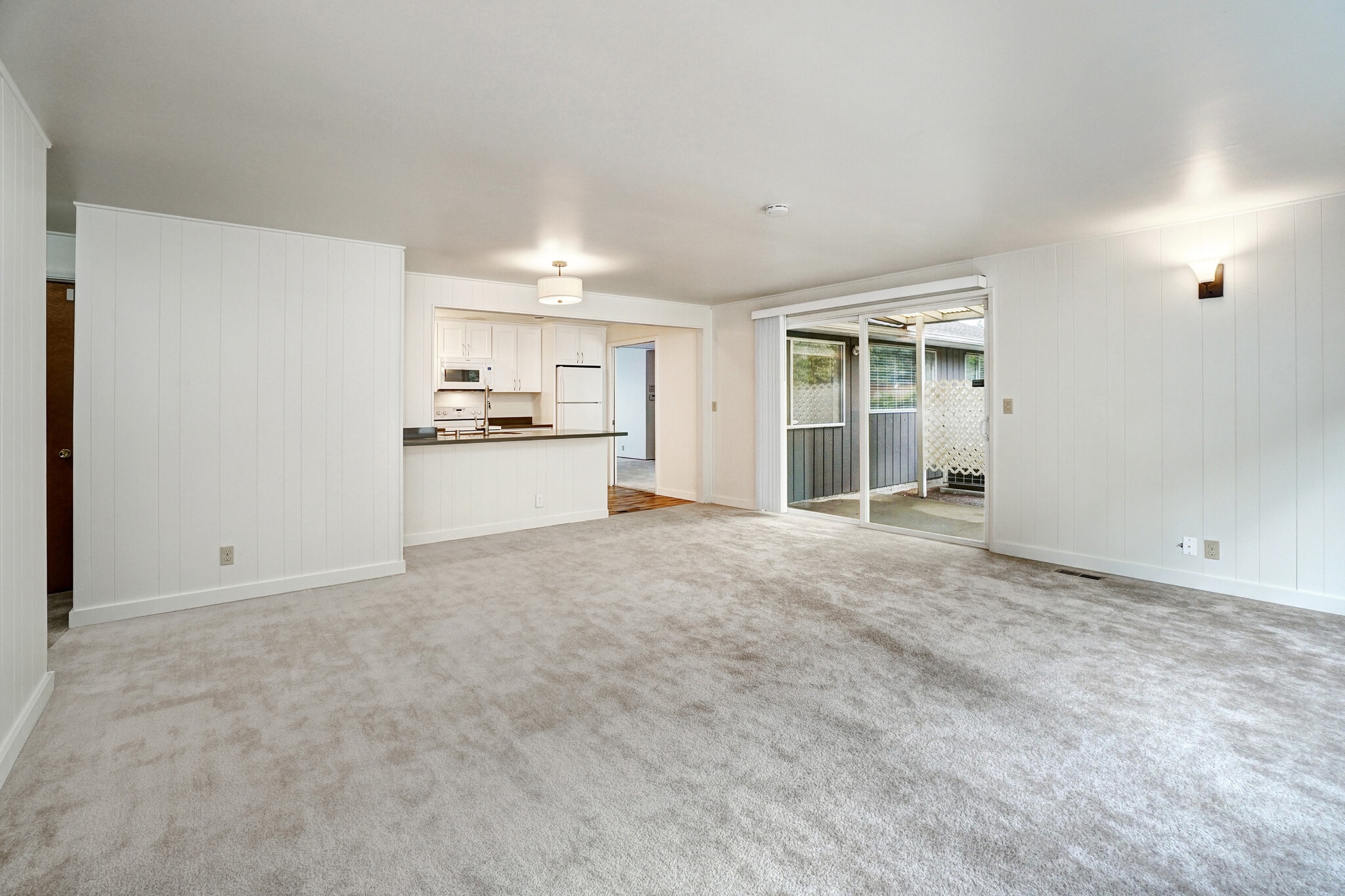 Building Photo - 26 6th St S