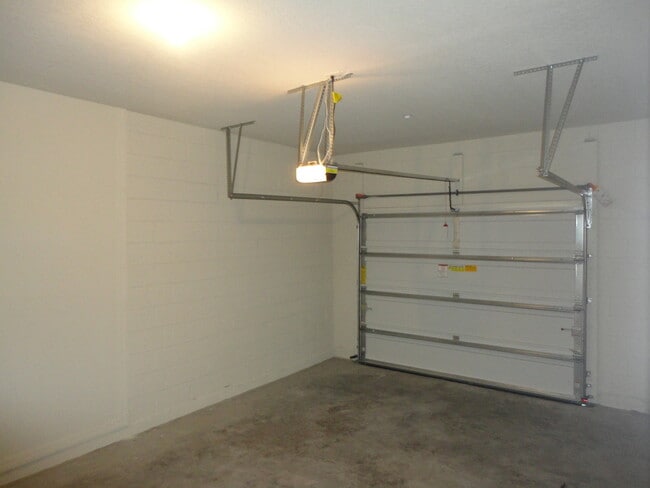 Building Photo - 3/2.5 Town Home in Winter Park! Priced to ...