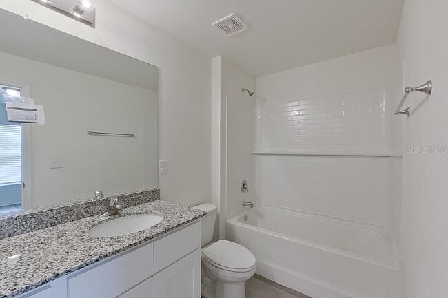 Building Photo - 1128 Hayes Ave S