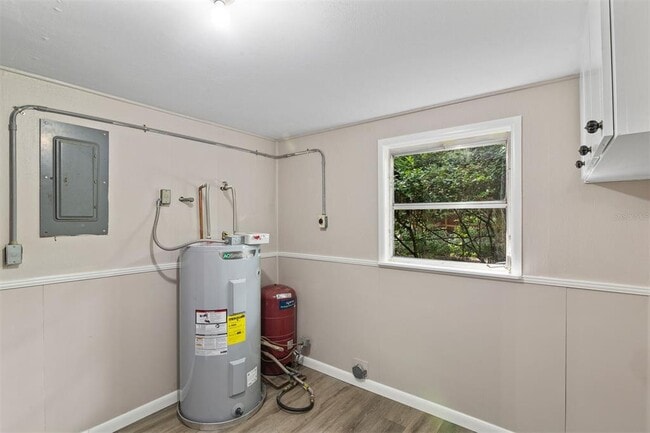 Building Photo - 4721 SW 47th Wy