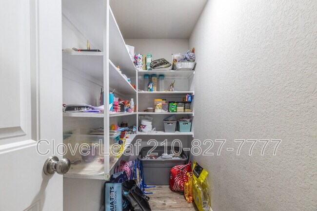 Building Photo - 10423 Legacy Cv