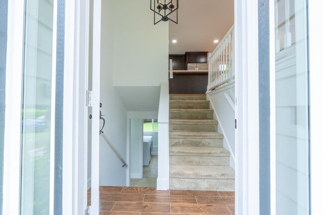 Building Photo - 4bed/3bath home in Finn Hill