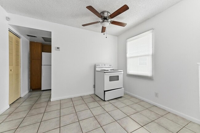 Building Photo - 12467 Westhampton Cir