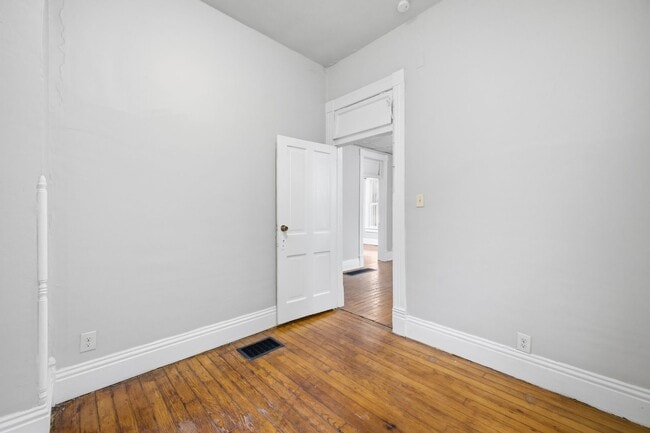 Building Photo - Charming 2-Bedroom, 1-Bath Home with Recent Updates!