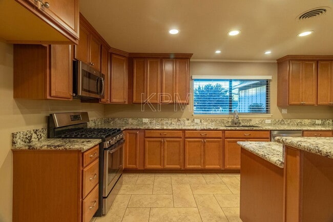 Building Photo - 1056 Cameron Way