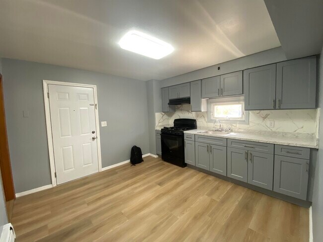 Building Photo - 468 Avenue A