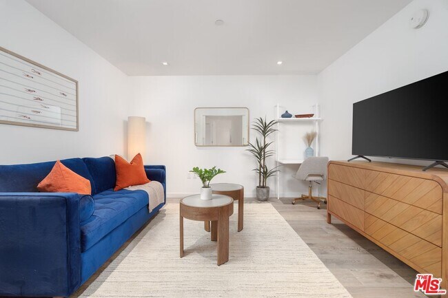 Building Photo - 9000 W 3rd St