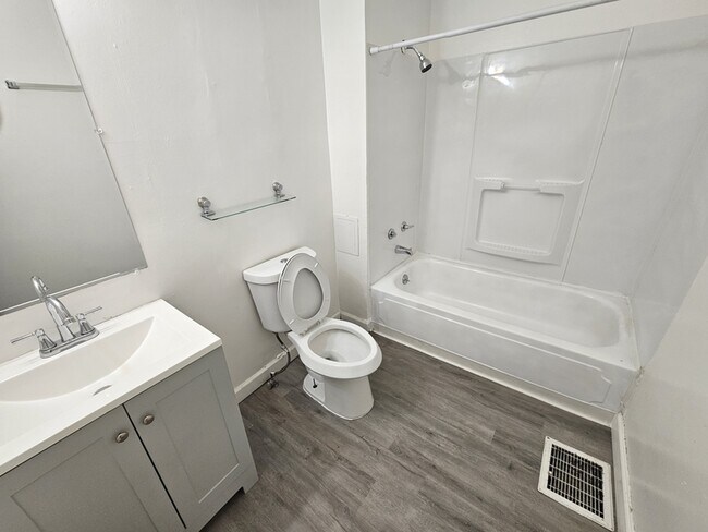 Building Photo - 4002 Robert Ave