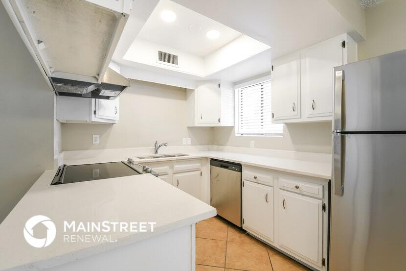 Building Photo - 1716 W Sequoia Dr