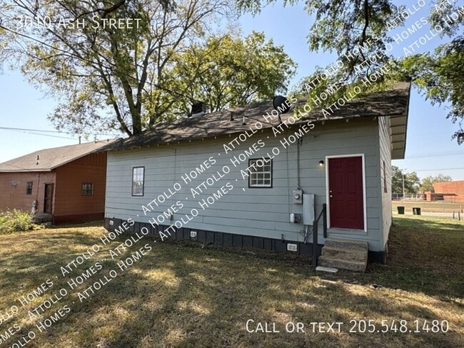 Building Photo - 3010 Ash St