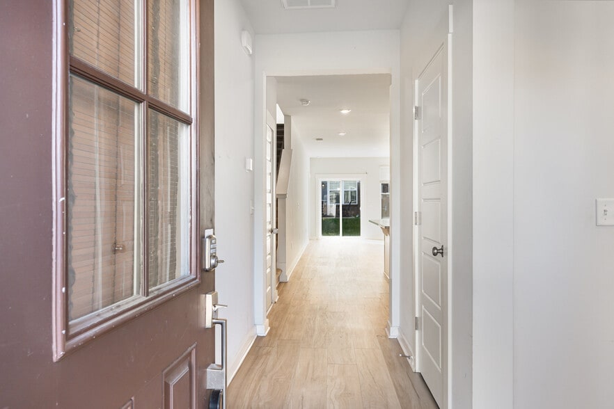 Building Photo - 4209 Aragorn Way