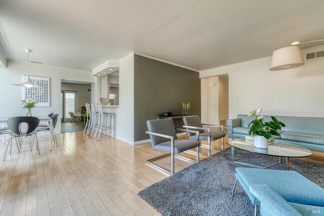 Building Photo - 1704 San Anselmo Ave