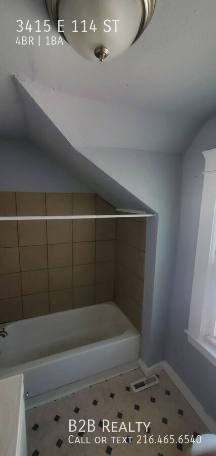 Building Photo - 3415 E 114th St