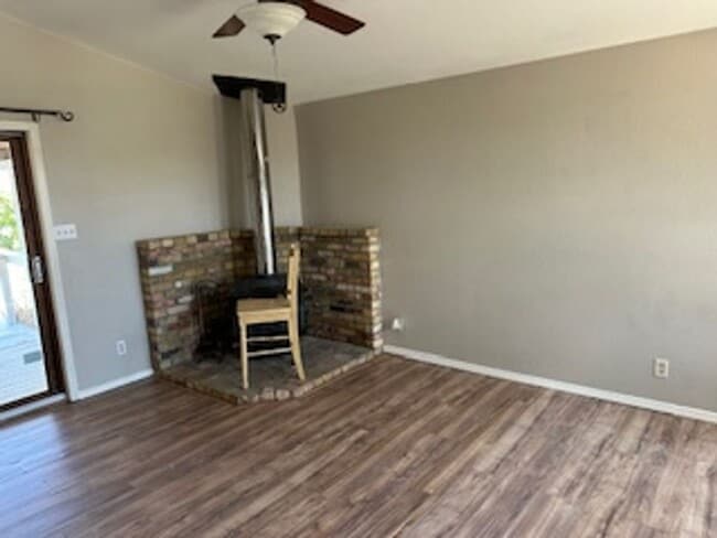 Building Photo - 3 bedroom home with a view in Spring Creek