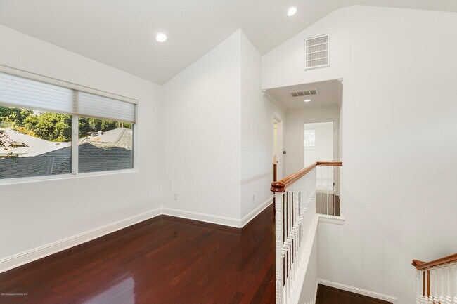 Building Photo - 4365 Bel Air Dr