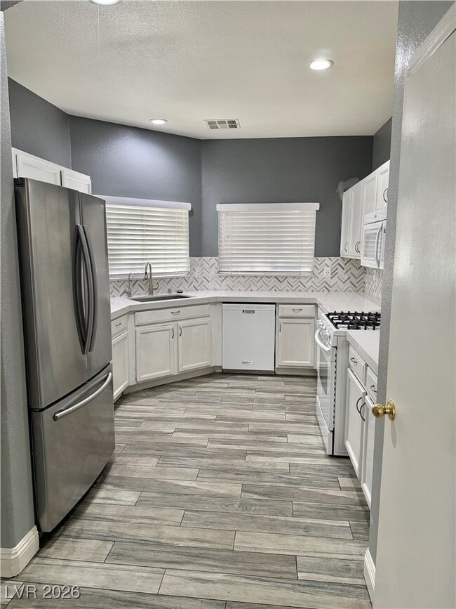 Building Photo - 5844 Aimless St