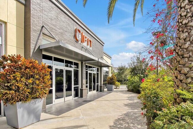Building Photo - Luxurious 3/3.5 Spacious Townhome with a B...