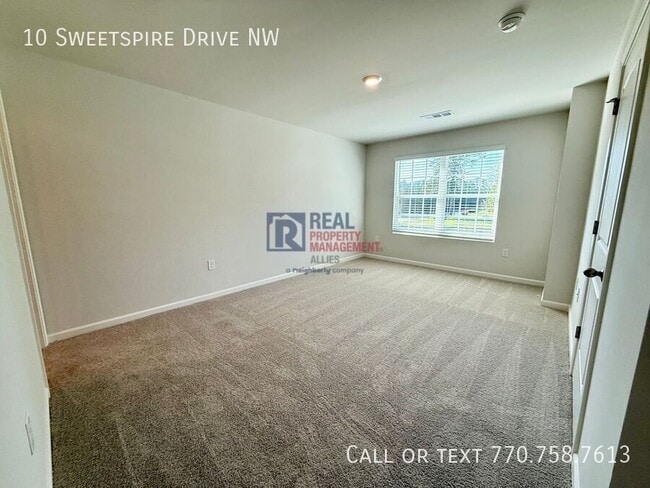 Building Photo - 10 Sweetspire Dr NW