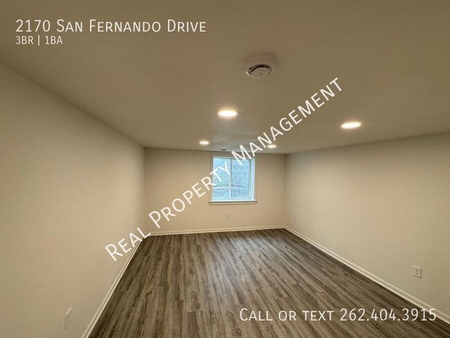 Building Photo - 2170 San Fernando Dr