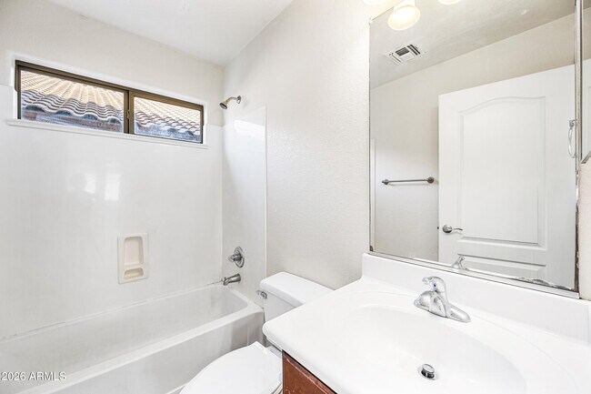 Building Photo - 8310 S 47th Ln