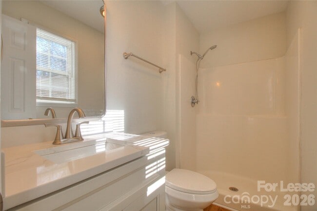 Building Photo - 608 Anne Ave