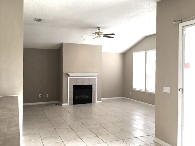 Building Photo - 9140 Prosperity Lake Dr